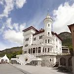 Chateau Des Magnans By Nevesol Aparthotel Jausiers