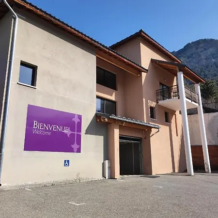 Apartahotel Résidence Château Des Magnans By Nevesol