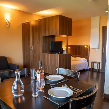 Résidence Château Des Magnans By Nevesol 3*