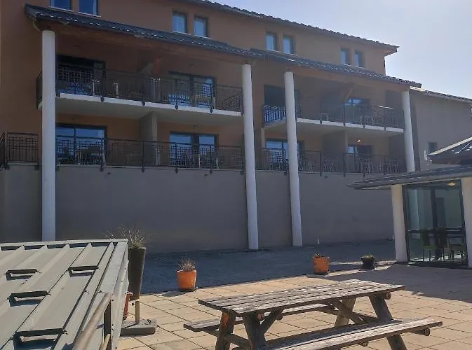 Résidence Château Des Magnans By Nevesol Aparthotel