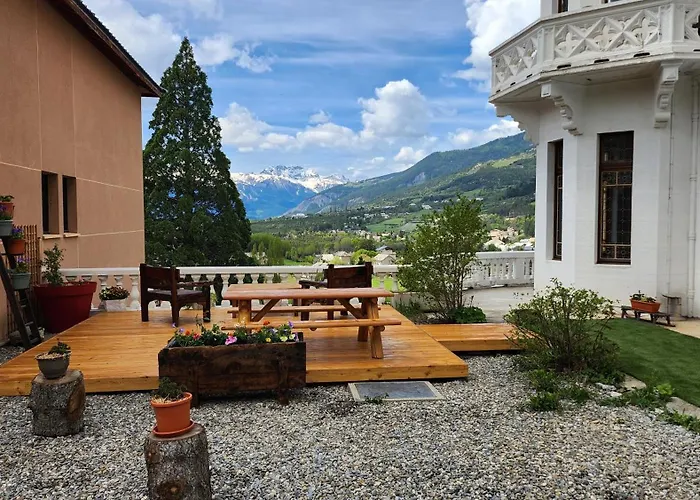 Chateau Des Magnans By Nevesol