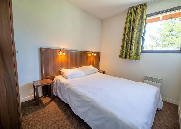 Aparthotel Résidence Château Des Magnans By Nevesol 3*