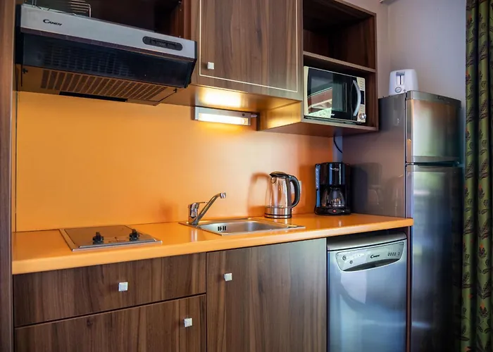 Aparthotel Chateau Des Magnans By Nevesol 3*